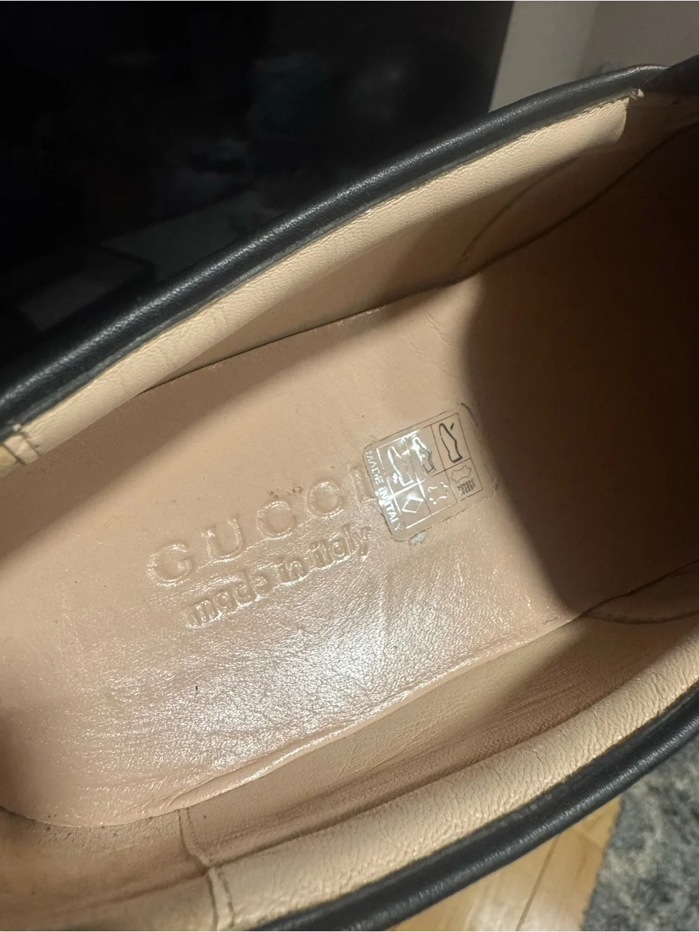 Authentic Gucci Beige GG Supreme Slip-On Loafers with Tiger Motif. Box&shoe bags